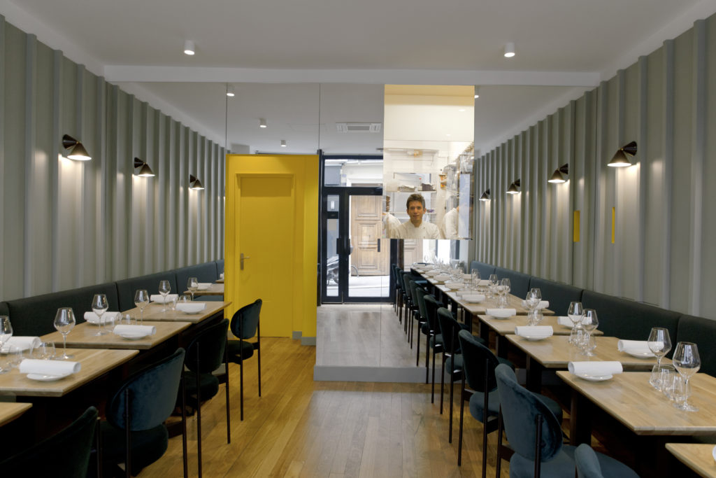 17 Rue Rodier – La table étoilée vibrante du chef Indra Carrillo, proposant un voyage culinaire d'une grande finesse aux influences mexicaines et françaises.